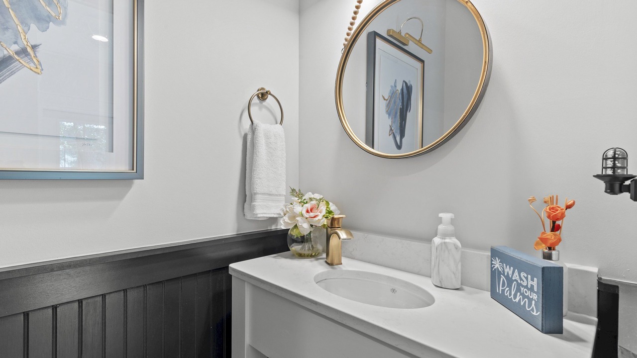 Photo of Bathroom in White's Gulfview