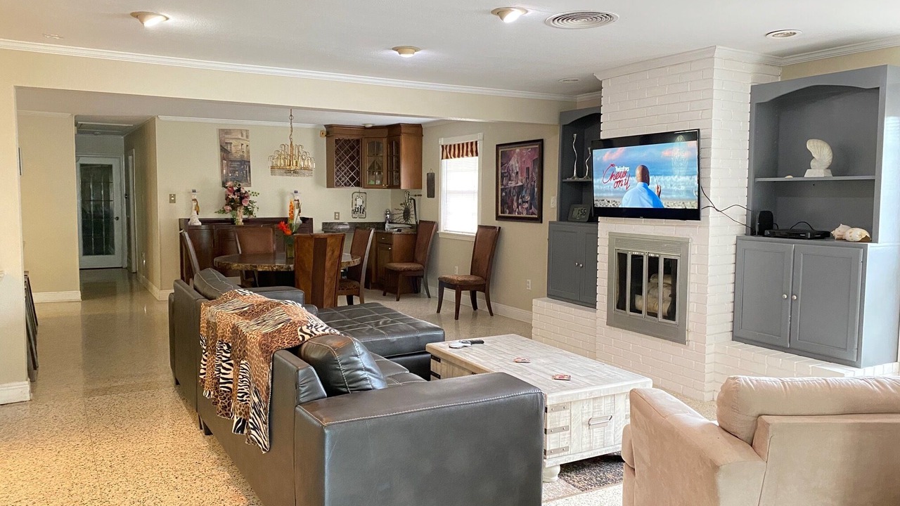 Photo of Livingroom in Bonnabel Place