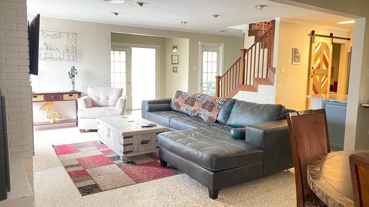 Photo of Livingroom in Bonnabel Place