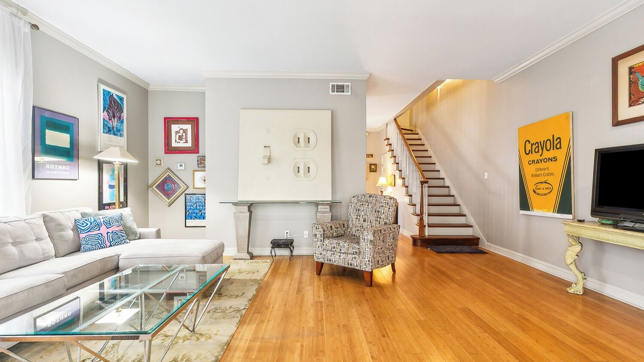 Photo of Livingroom in Lower Garden District