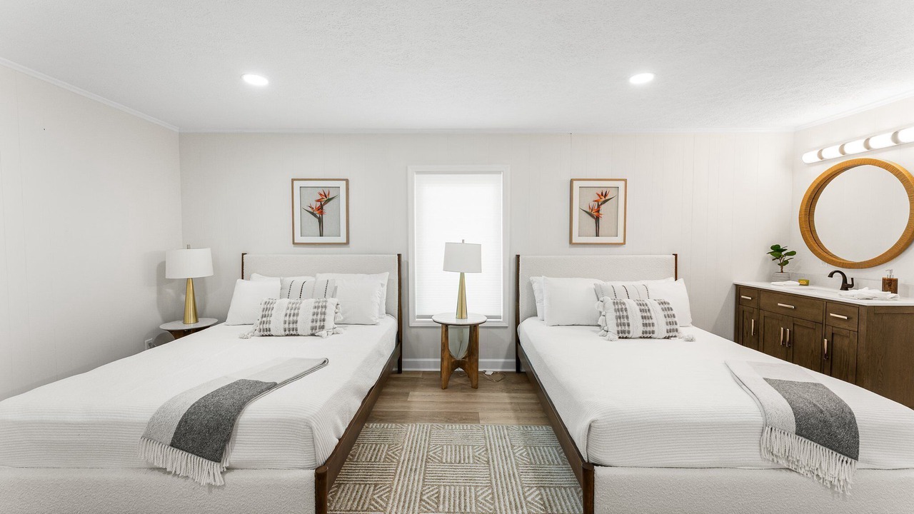 Photo of Bedroom in Biltmore Beach