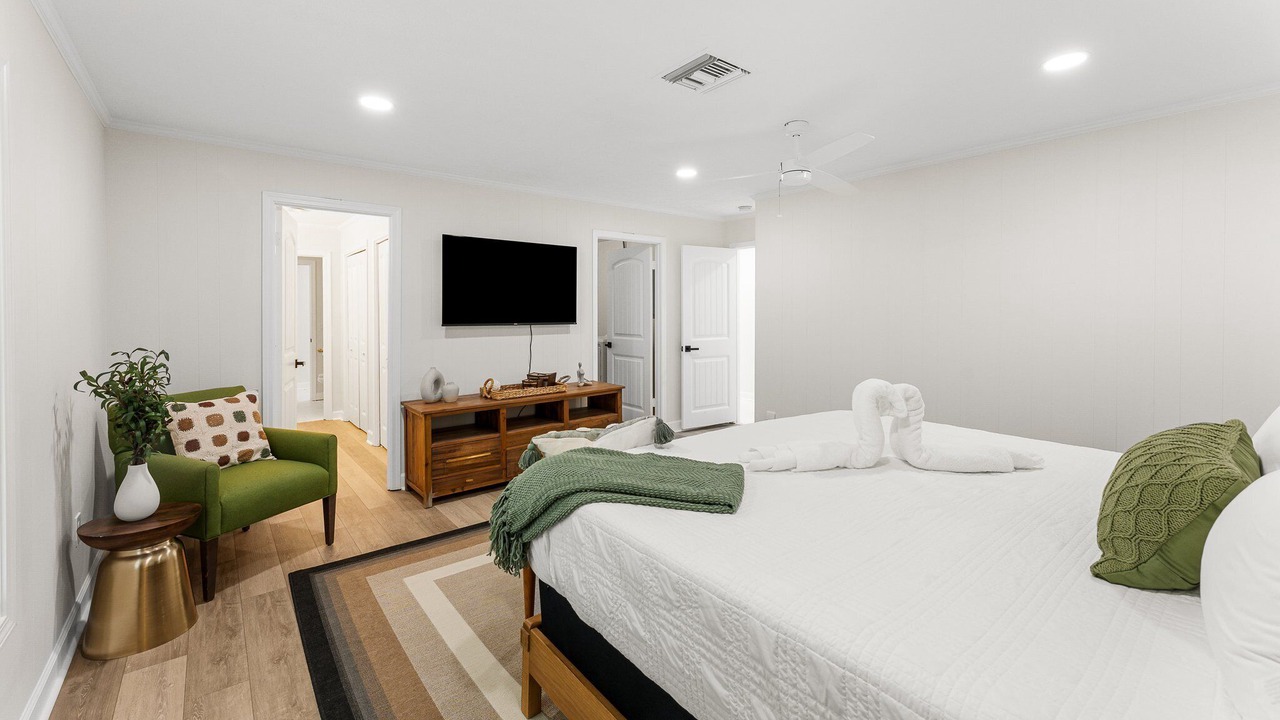 Photo of Bedroom in Biltmore Beach