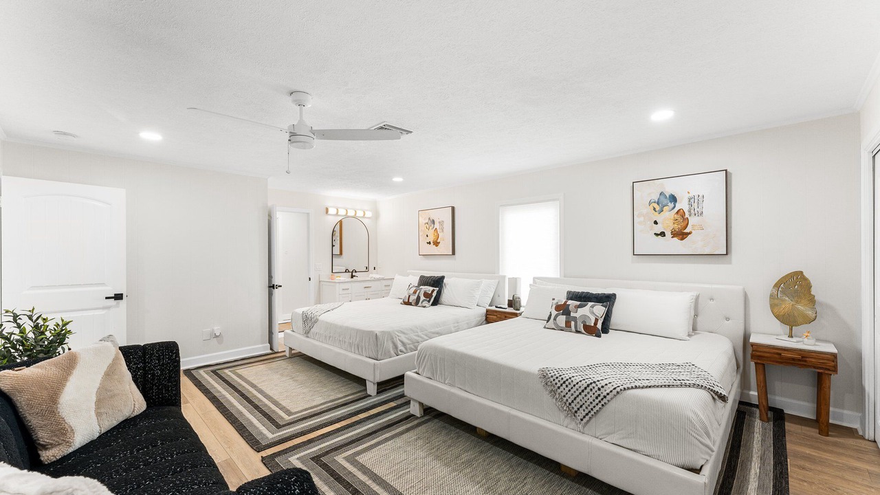 Photo of Bedroom in Biltmore Beach