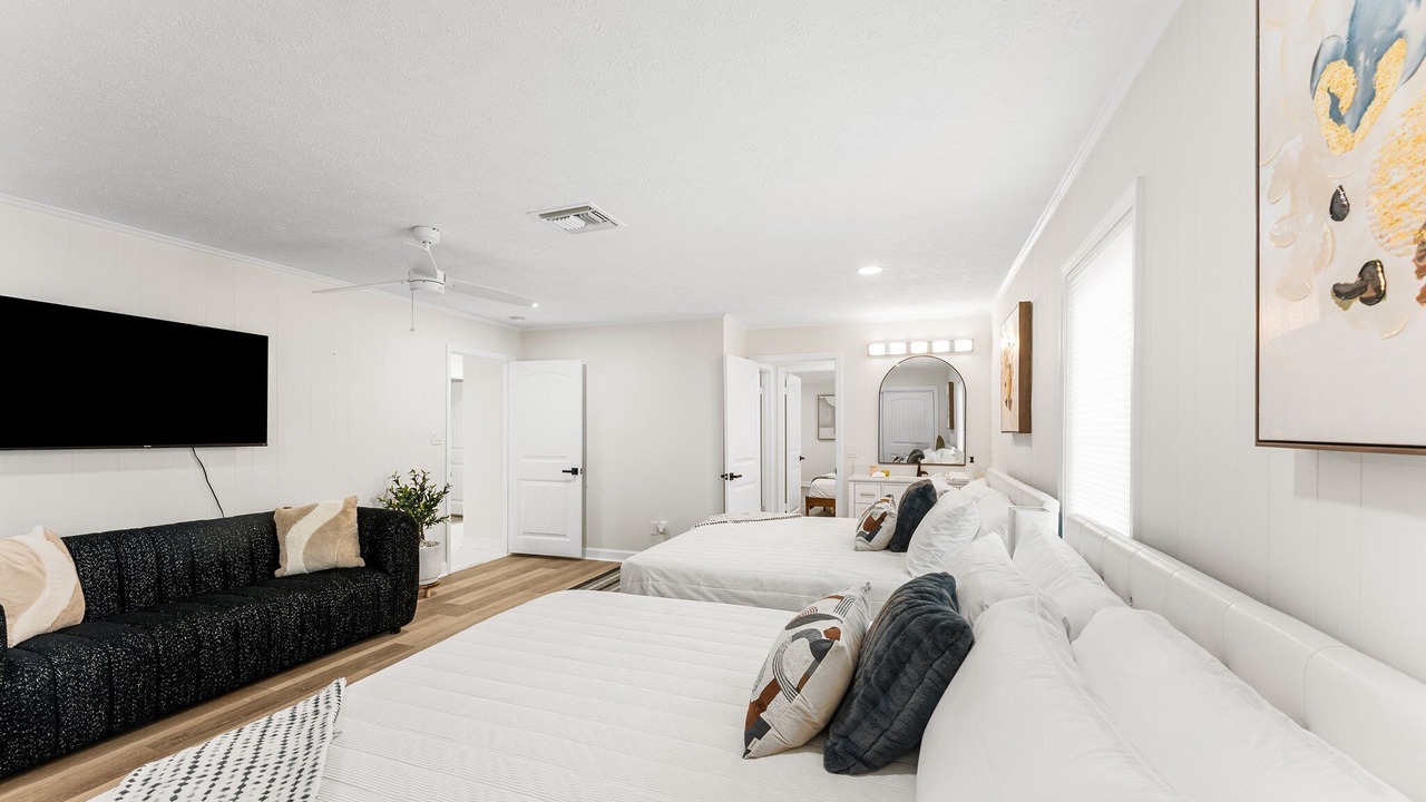 Photo of Bedroom in Biltmore Beach
