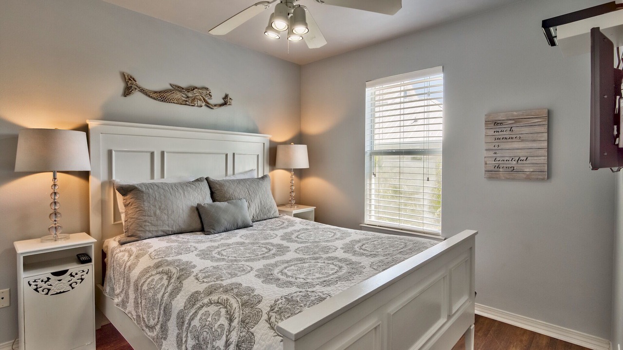 Photo of Bedroom in Clipper Cove