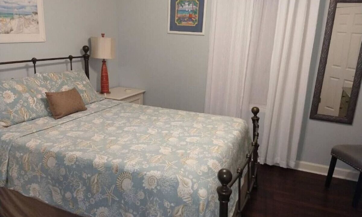 Photo of Bedroom in Lower Grand Lagoon