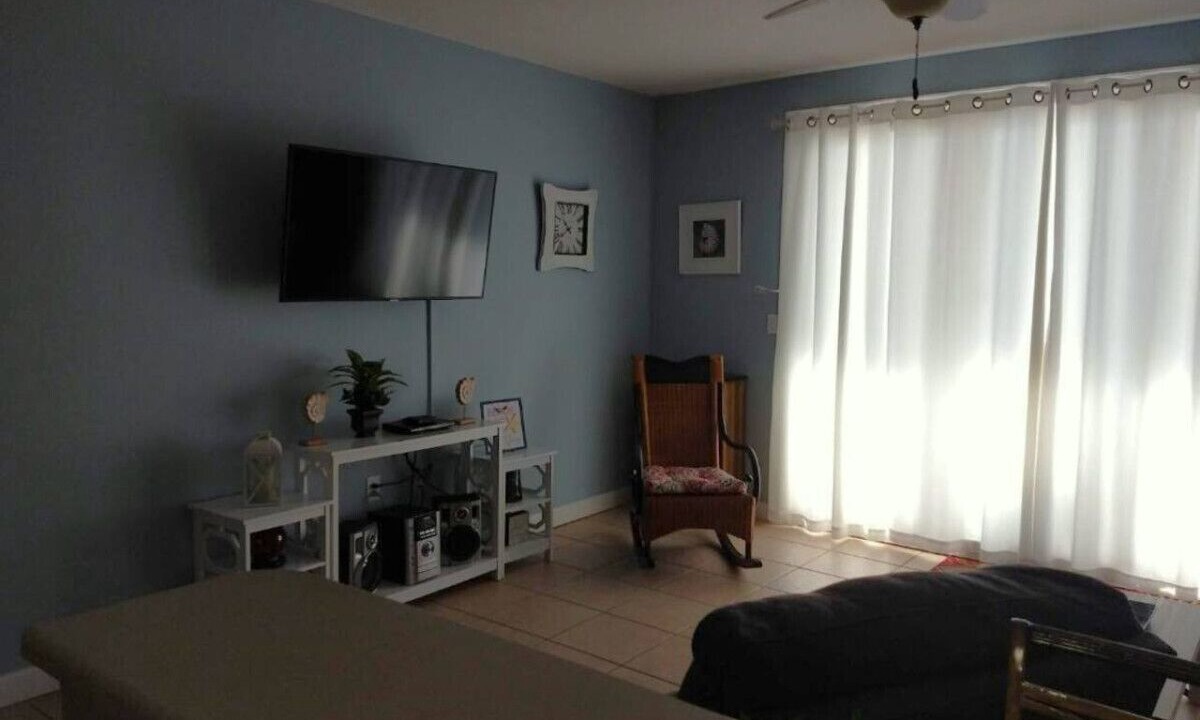 Photo of Livingroom in Lower Grand Lagoon