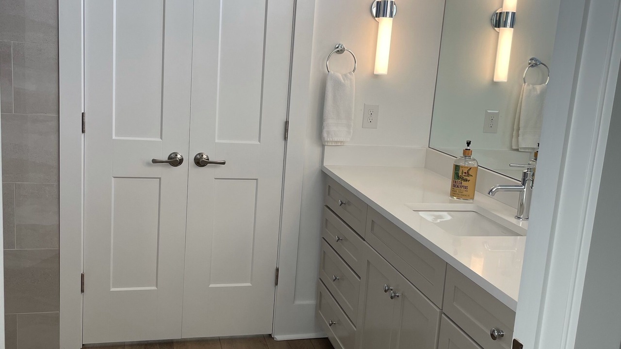 Photo of Bathroom in West Riverside