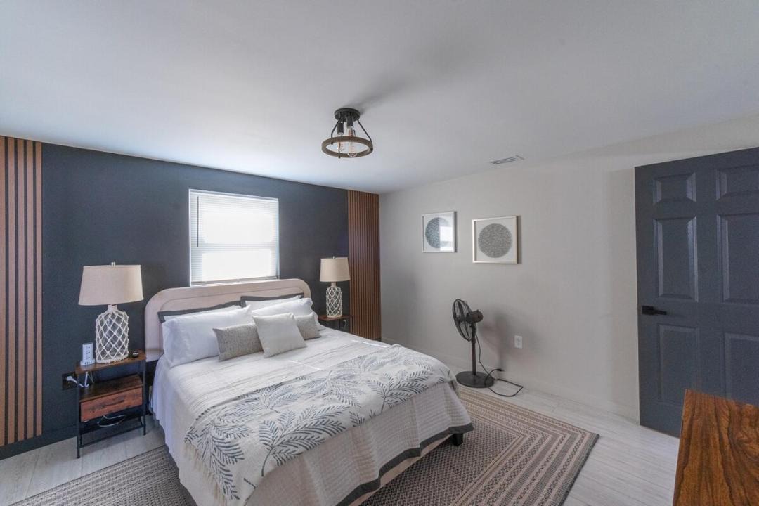Photo of Bedroom in Bayshore Gardens