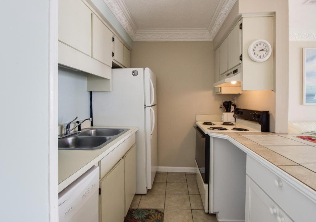 Photo of Kitchen in Biltmore Beach