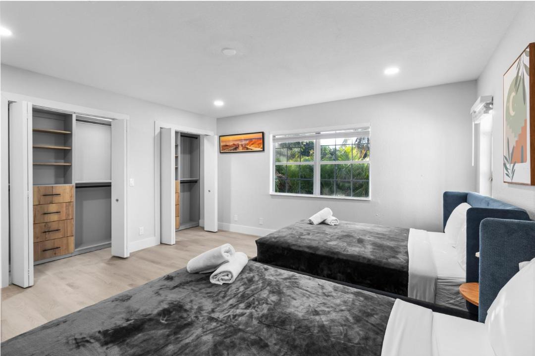 Photo of Bedroom in Sunrise