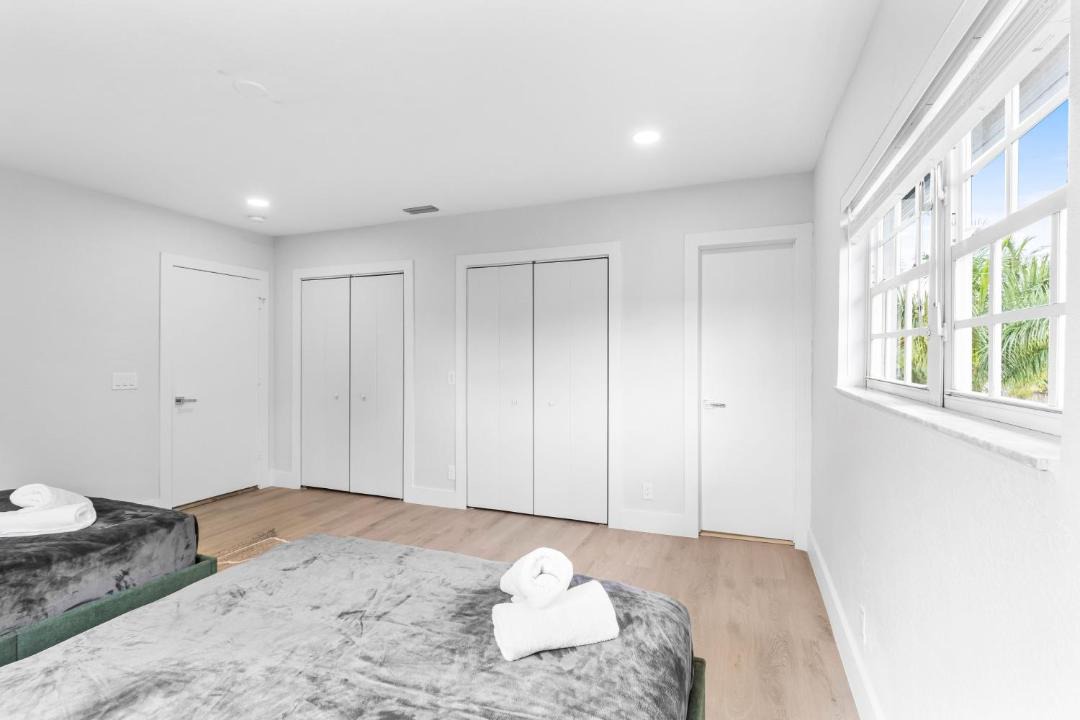 Photo of Bedroom in Sunrise