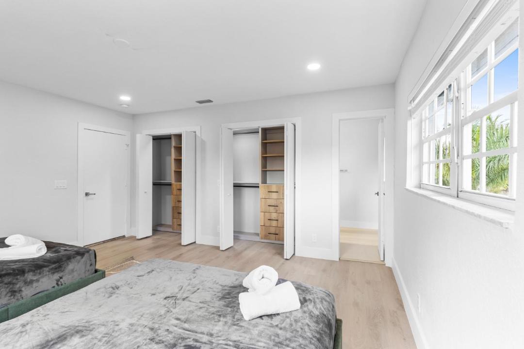 Photo of Bedroom in Sunrise