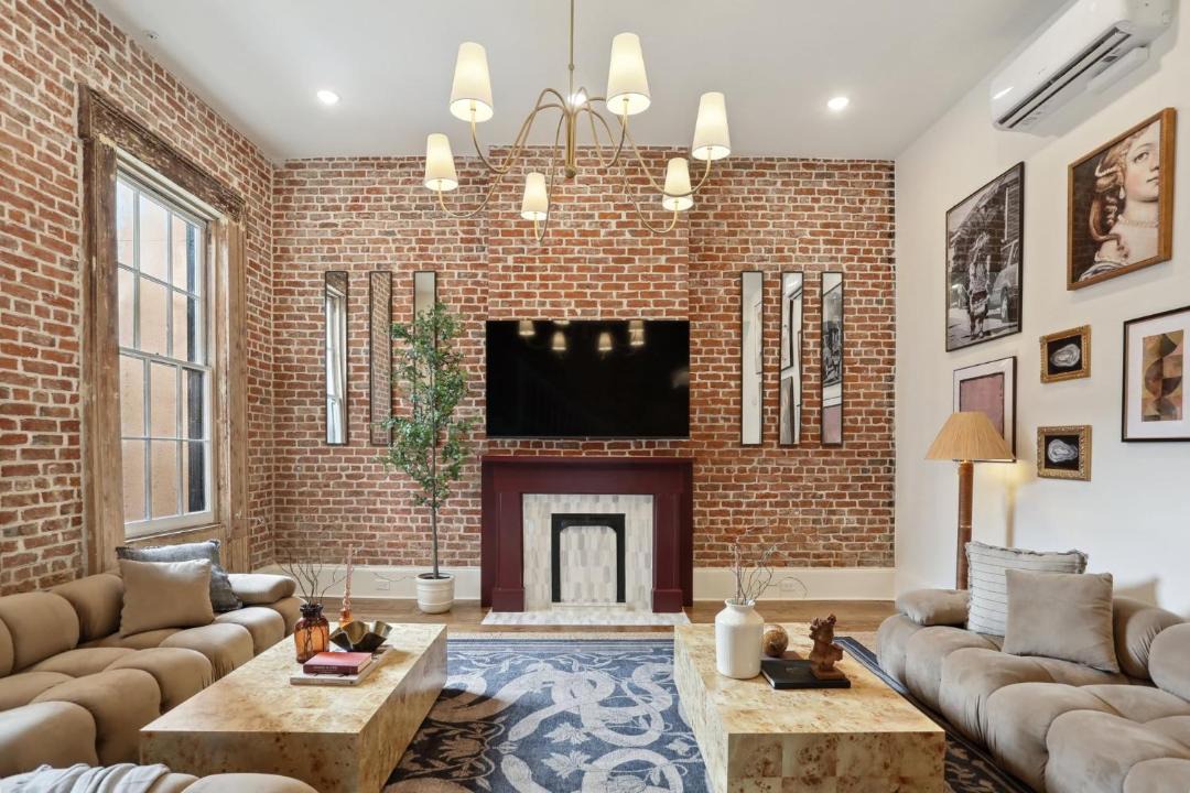 Photo of Livingroom in Arts/Warehouse District