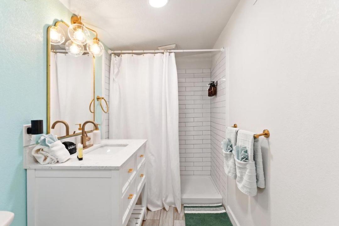 Photo of Bathroom in Lake Hamilton