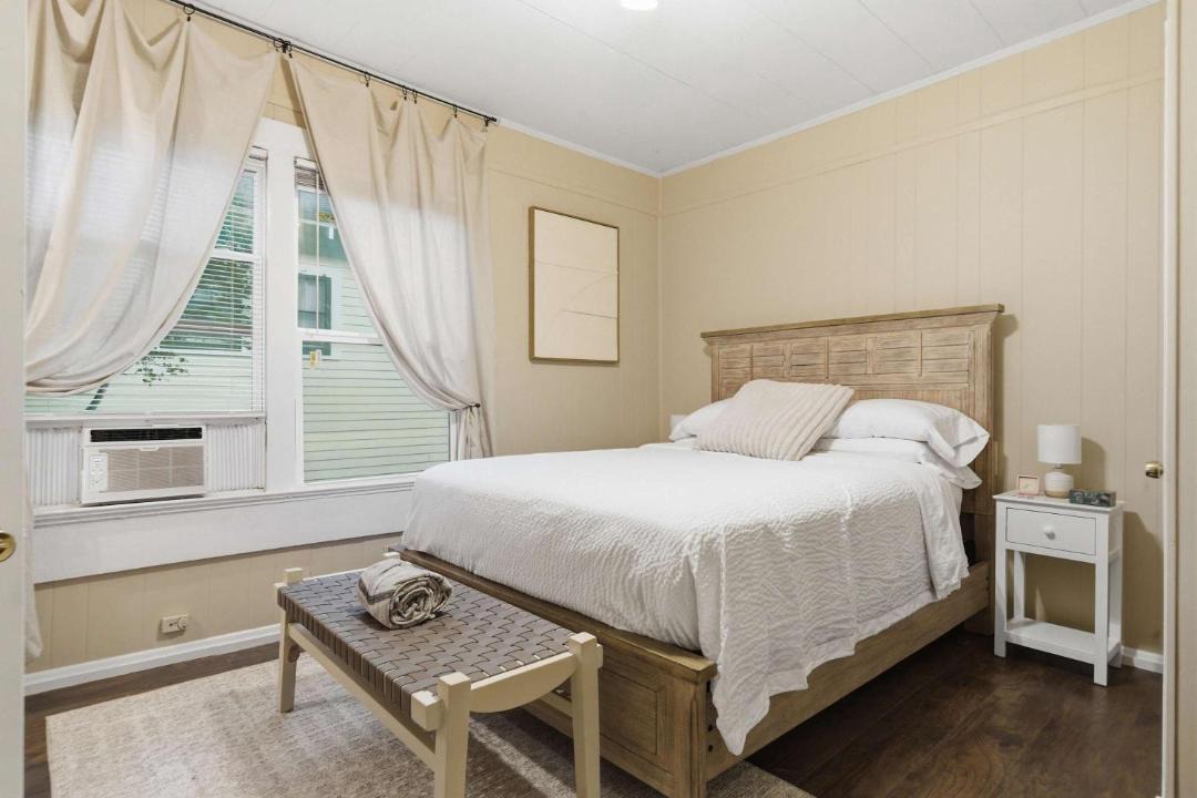 Photo of Bedroom in Downtown