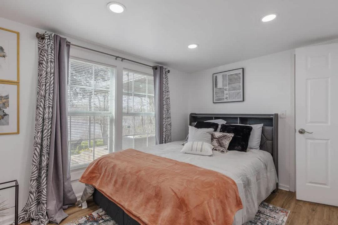 Photo of Bedroom in Lottie