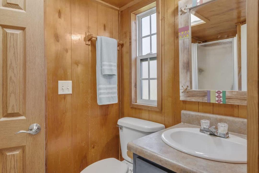 Photo of Bathroom in Lottie