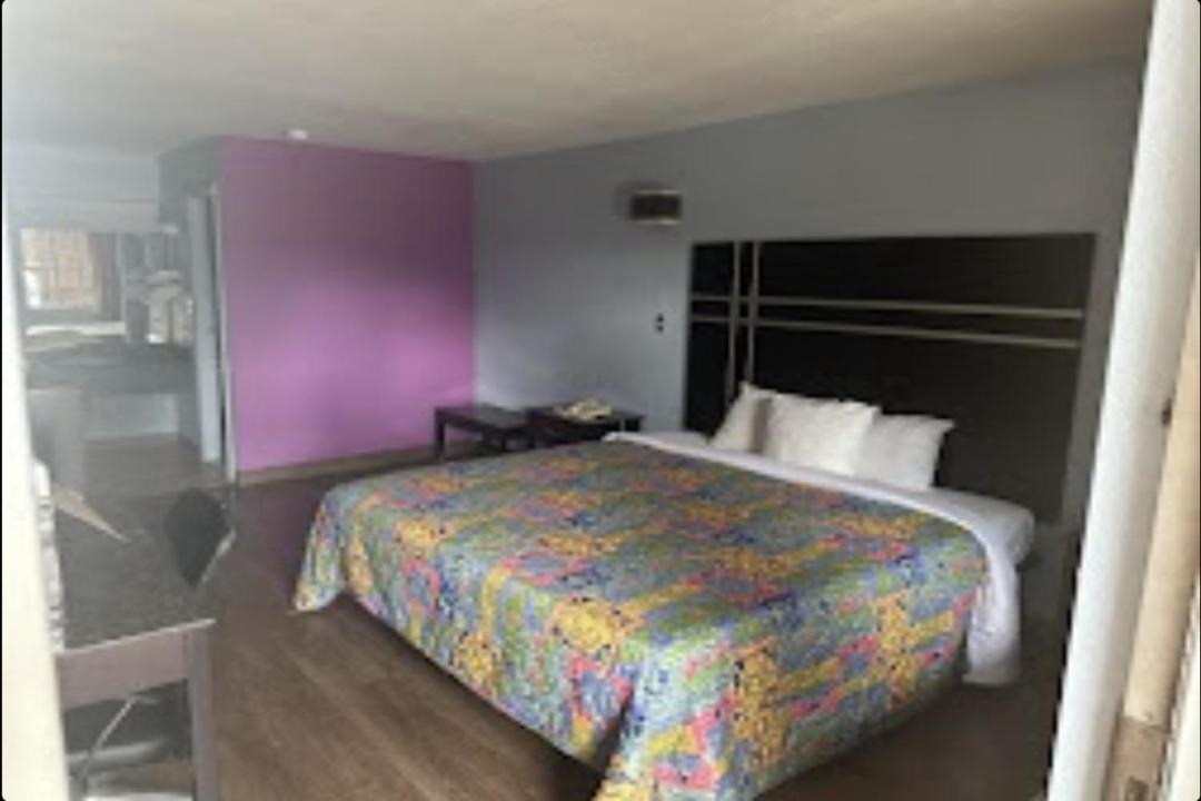 Photo of Bedroom in Crestline Heights