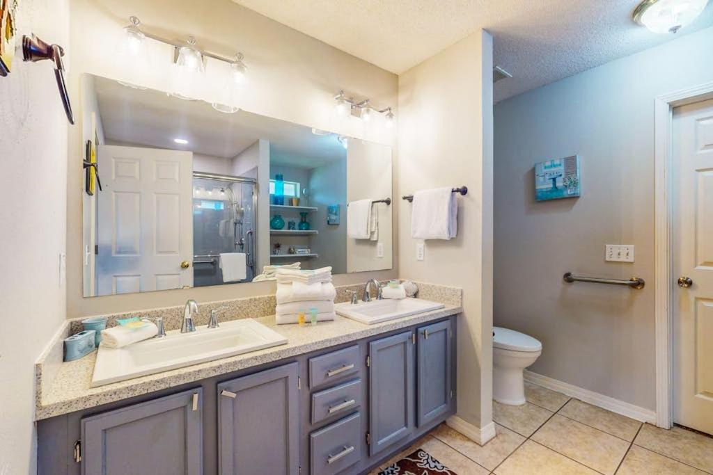 Photo of Bathroom in Ono Island