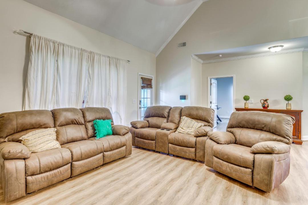 Photo of Livingroom in Fultondale