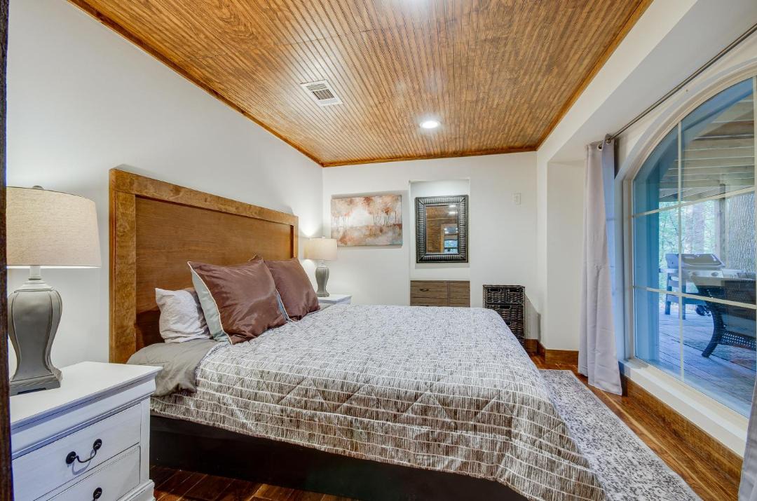 Photo of Bedroom in Tougaloo
