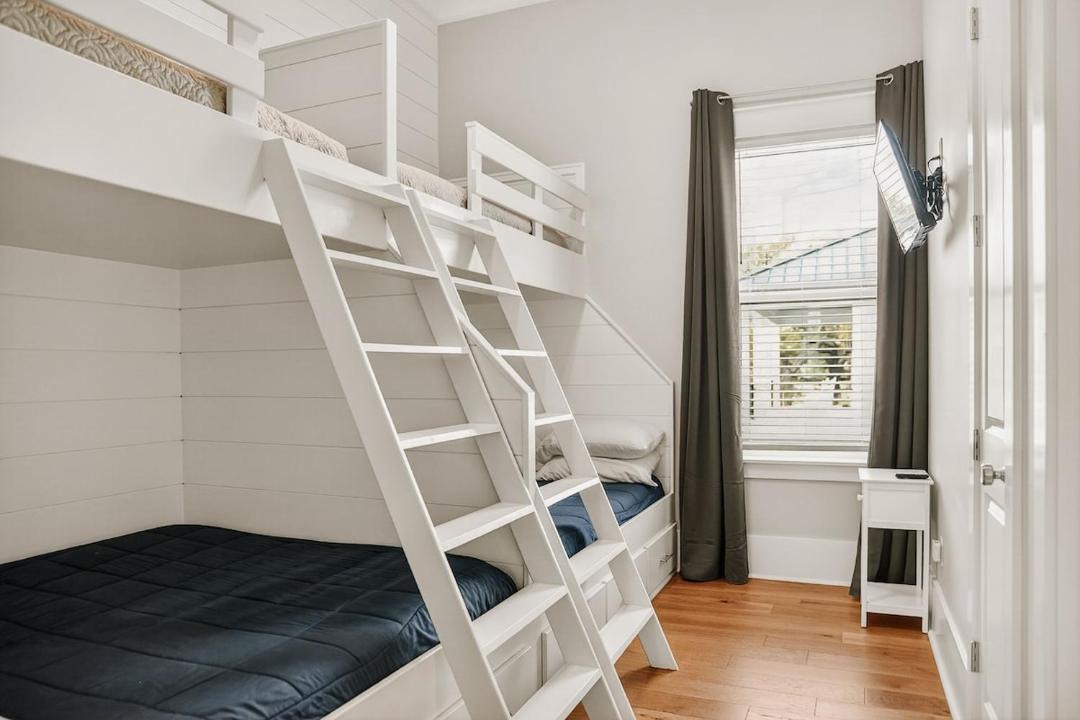 Photo of Bedroom in Gulfport