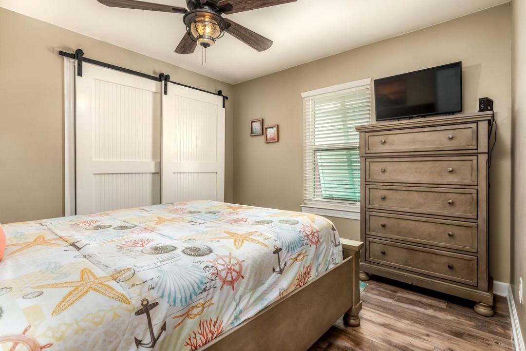 Photo of Bedroom in Silver Cay