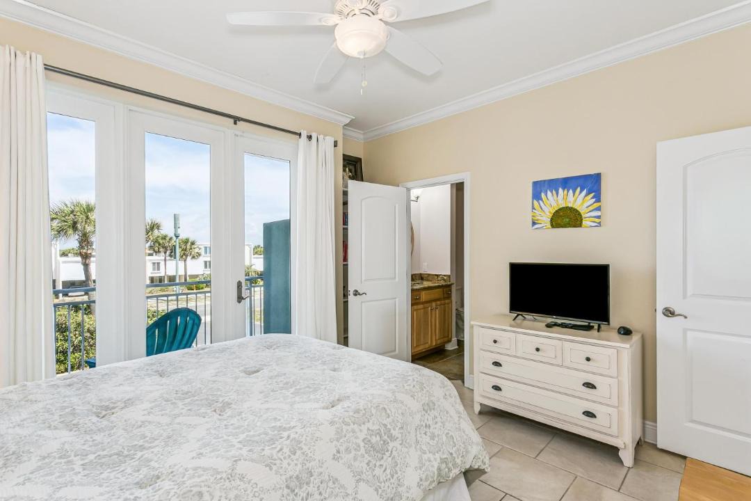 Photo of Bedroom in White Sands