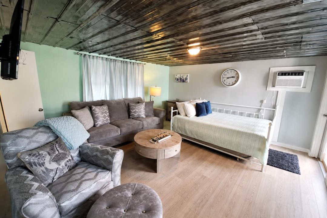 Photo of Others in Muscle Shoals
