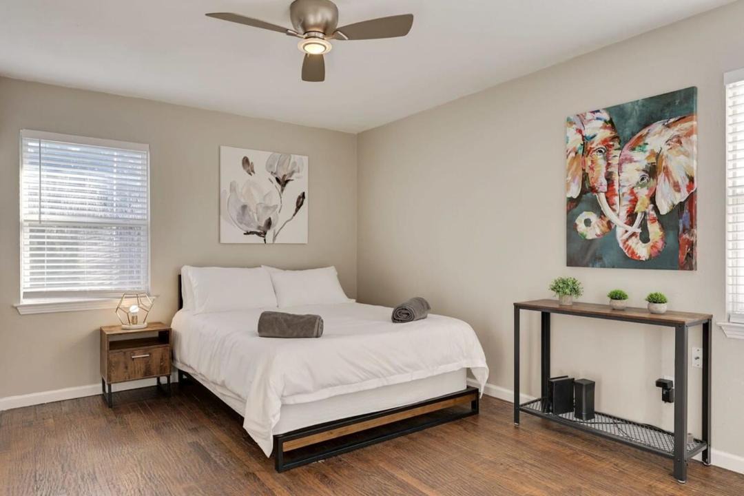 Photo of Bedroom in Farmers Branch