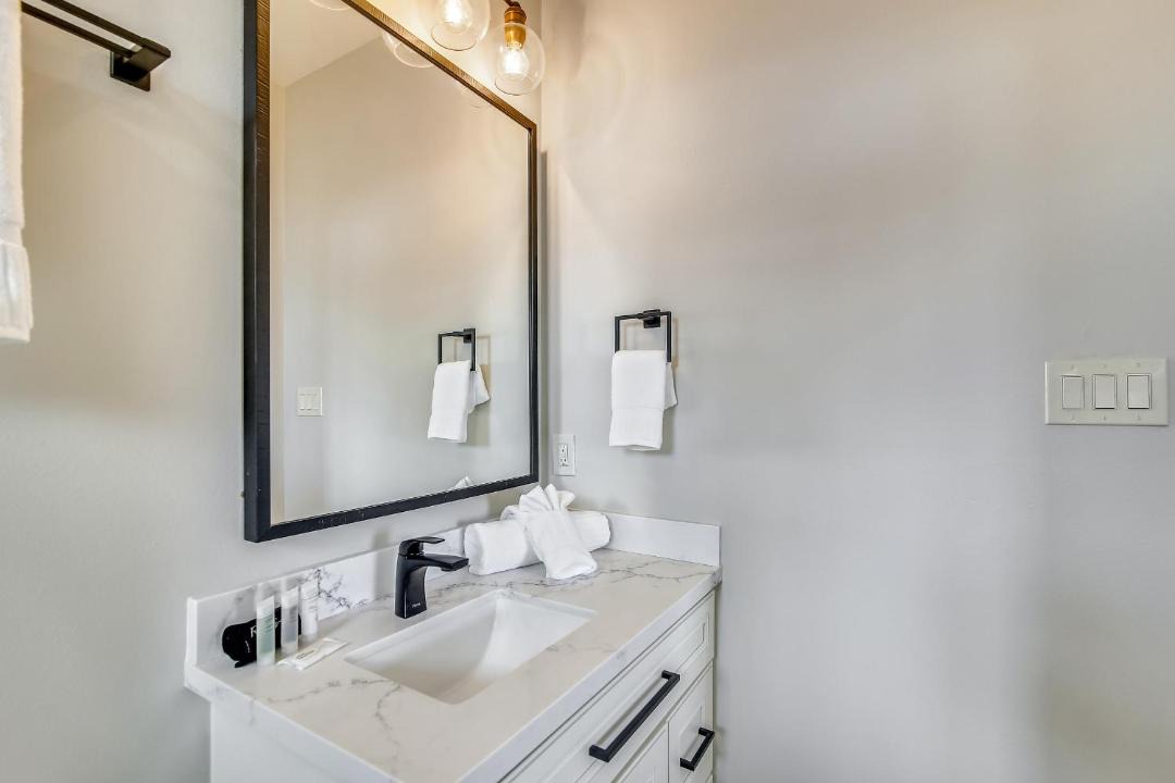 Photo of Bathroom in Jamaica Beach