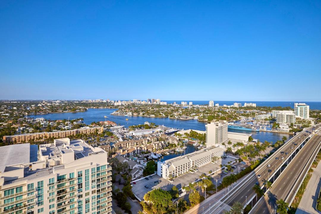 Photo of Others in 17th Street Causeway