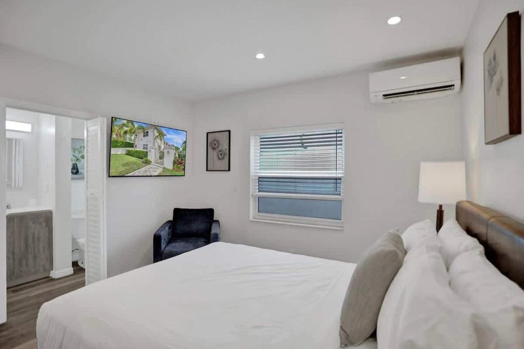 Photo of Bedroom in Hendricks and Venice Isles