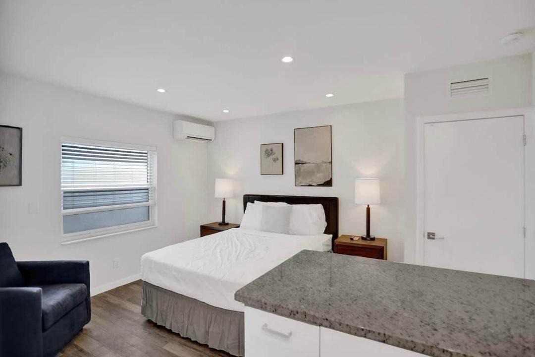 Photo of Bedroom in Hendricks and Venice Isles
