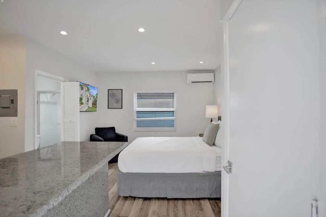 Photo of Bedroom in Hendricks and Venice Isles