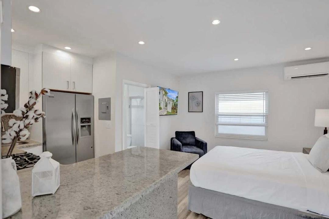 Photo of Bedroom in Hendricks and Venice Isles