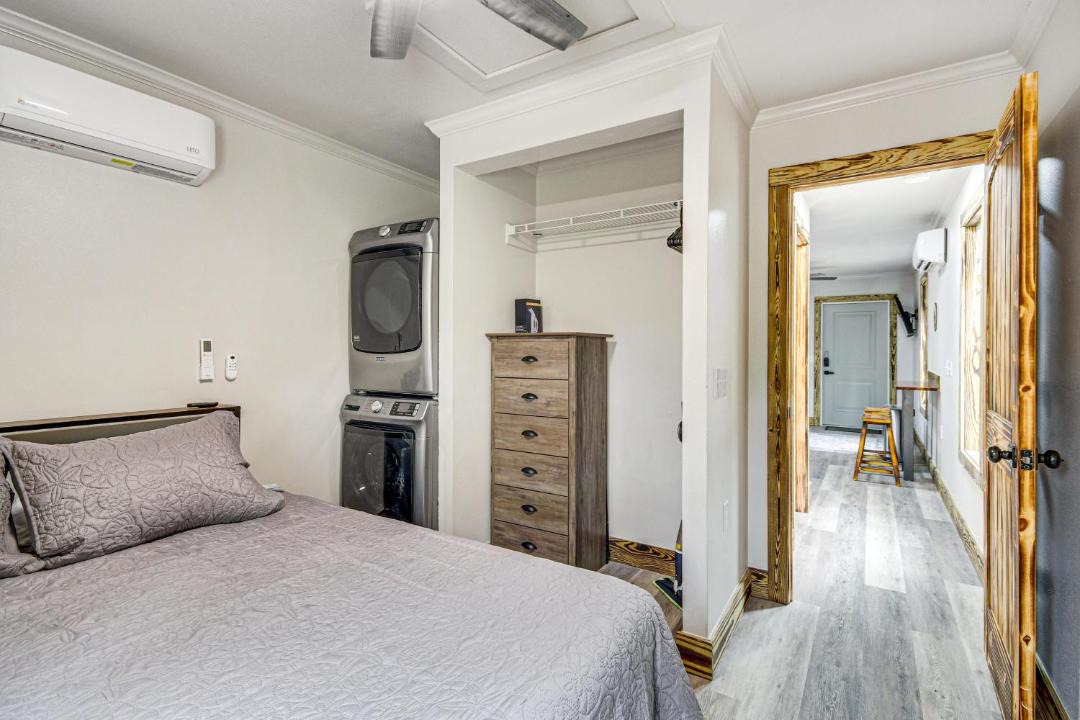 Photo of Bedroom in Gulfport