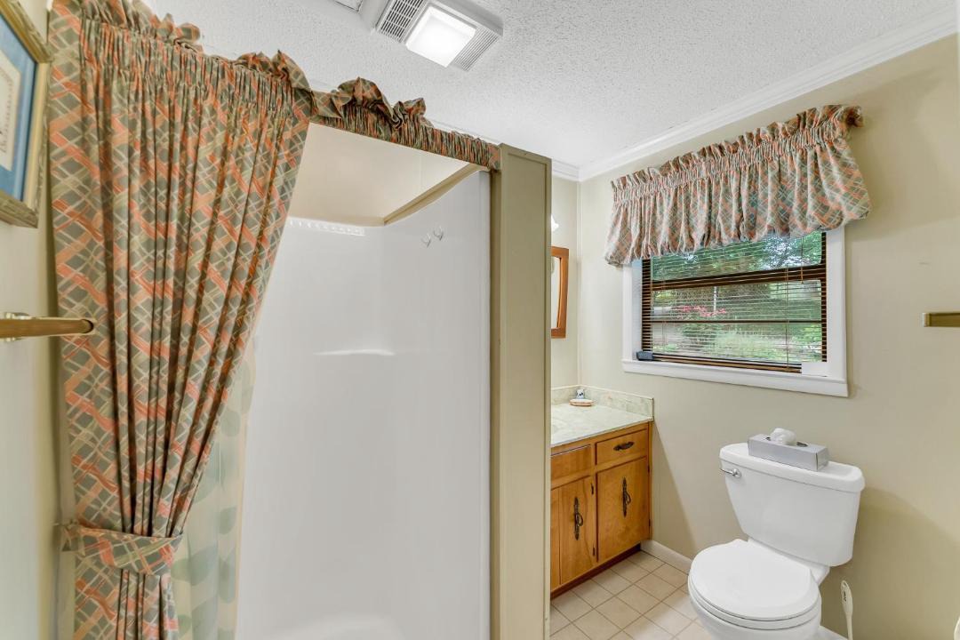 Photo of Bathroom in Jasper