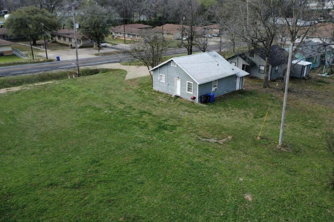 Photo of Others in Linden