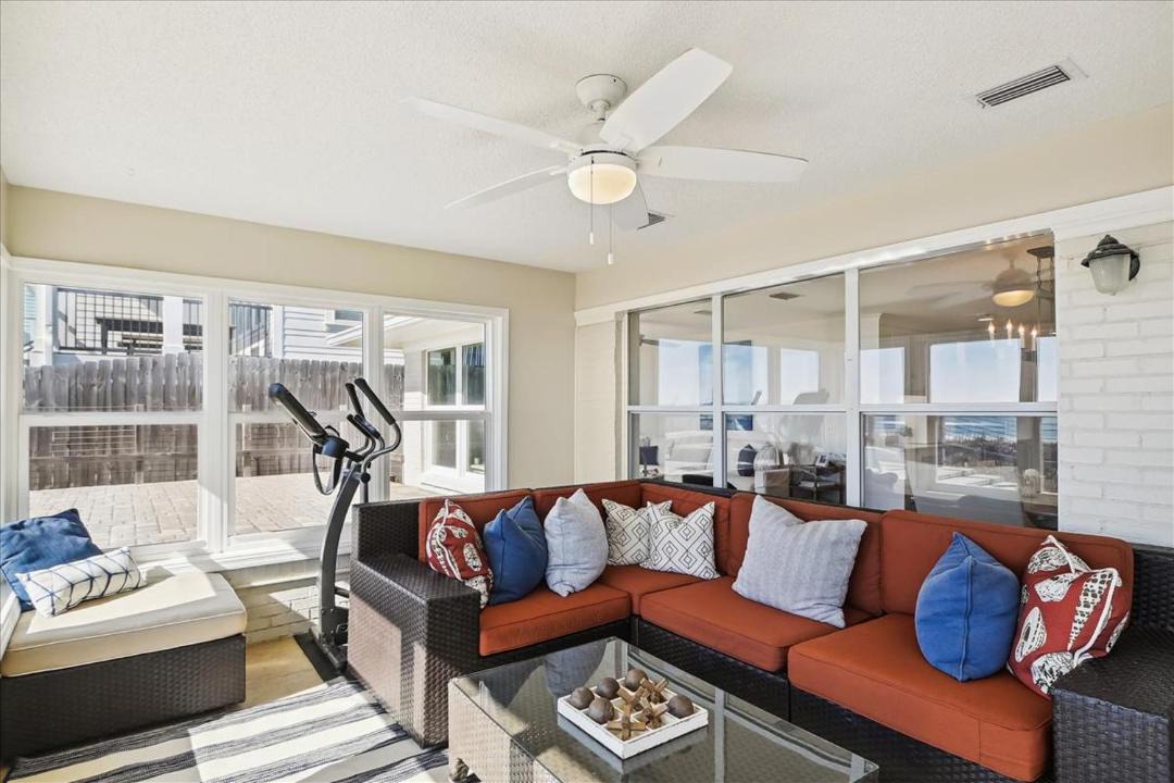Photo of Patio Balcony in Laguna Beach Estates