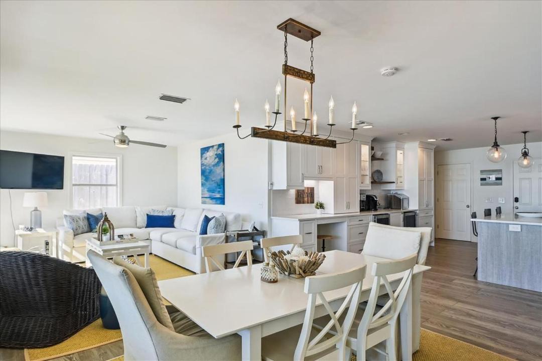 Photo of Kitchen in Laguna Beach Estates
