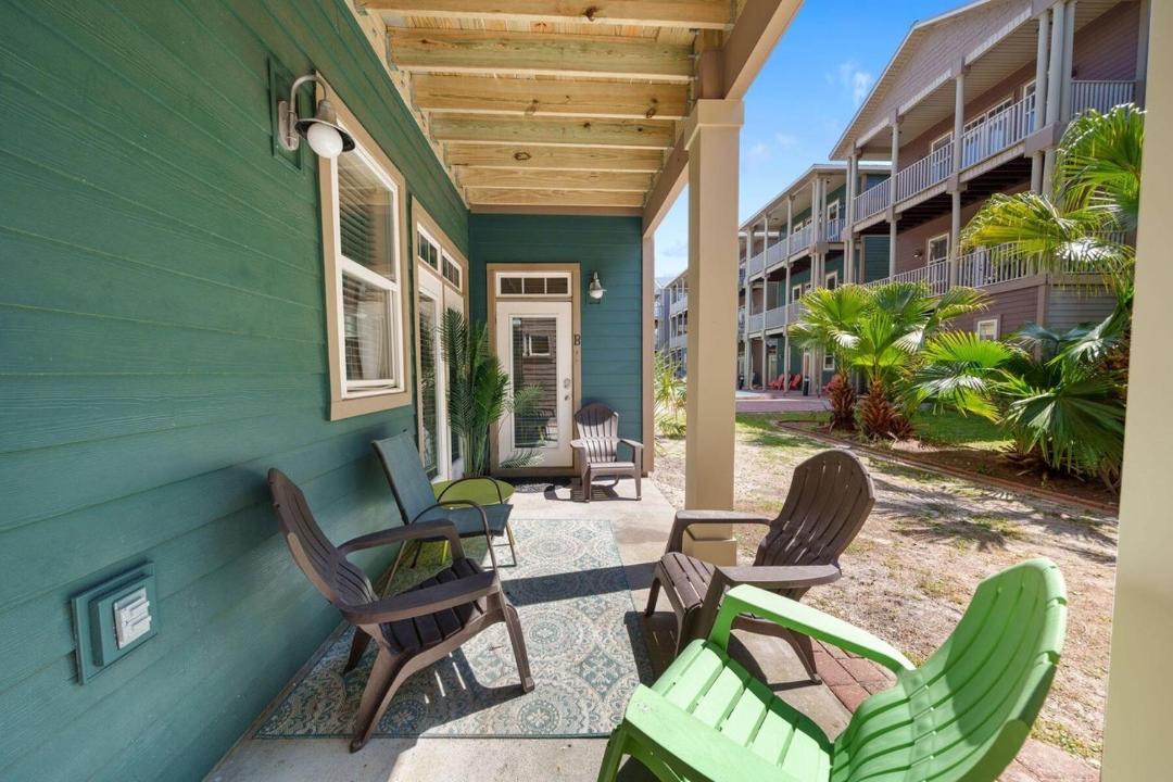 Photo of Patio Balcony in Crescent Beach
