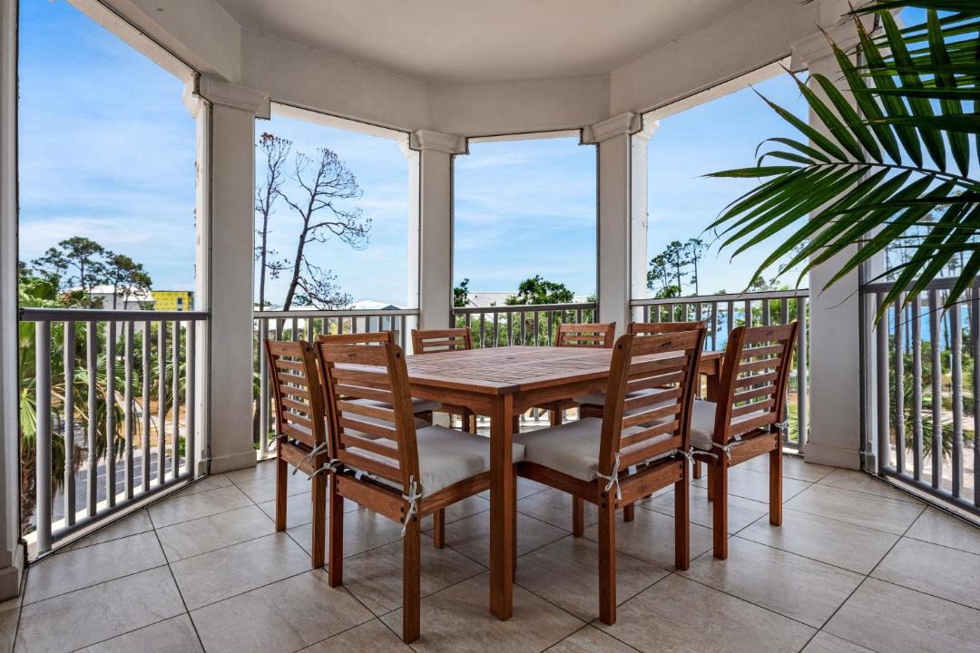 Photo of Patio Balcony in Upper Grand Lagoon