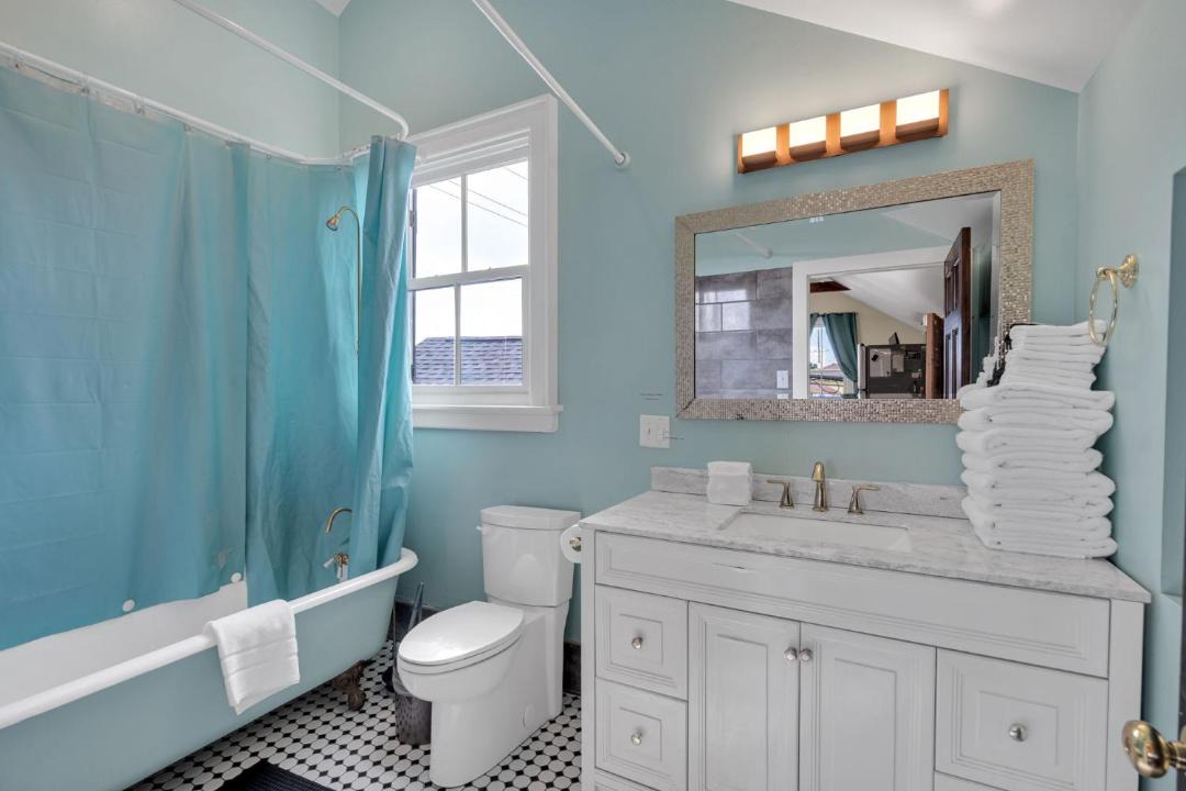 Photo of Bathroom in South 7th Ward