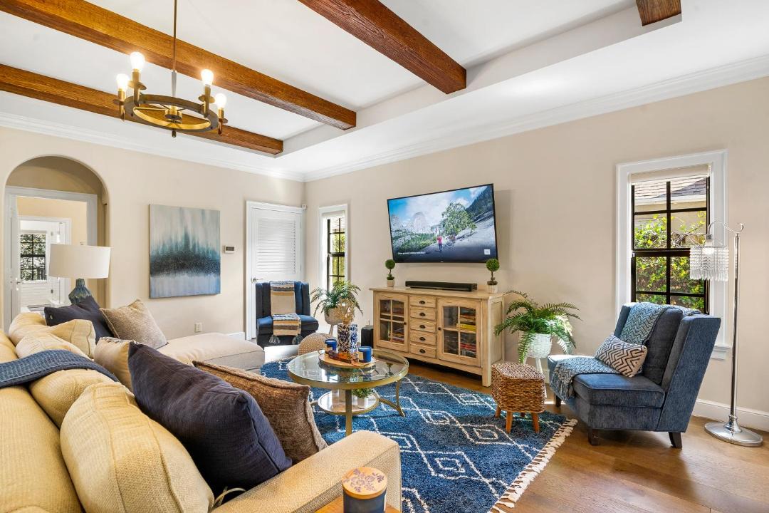 Photo of Livingroom in Old Northwood