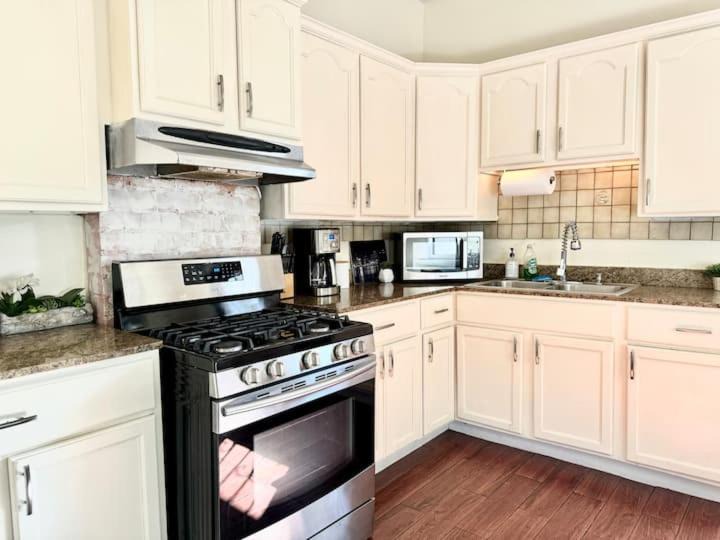 Photo of Kitchen in Mid-City