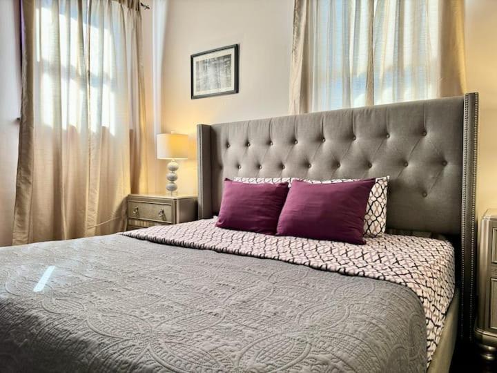 Photo of Bedroom in Mid-City