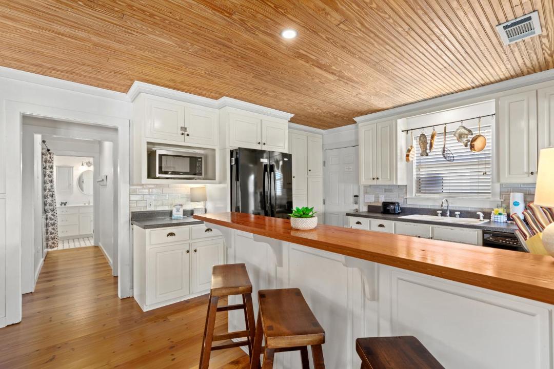Photo of Kitchen in Laguna Beach