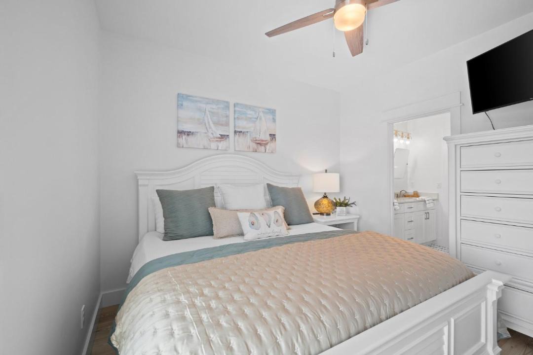 Photo of Bedroom in Mexico Beach